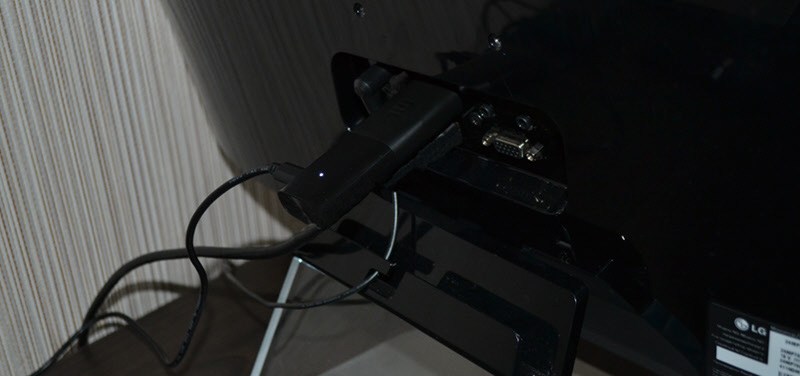 Connecting Mi TV Stick to the monitor